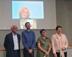 Le candidats avec les membres du jury. De gauche à droite : Pr Faiez Zannad, Christophe Bruckert, Pr Agnes Görlach (en visio), Pr Nathalie Jeandidier et Pr Valérie Schini-Kerth ©Valérie Schini